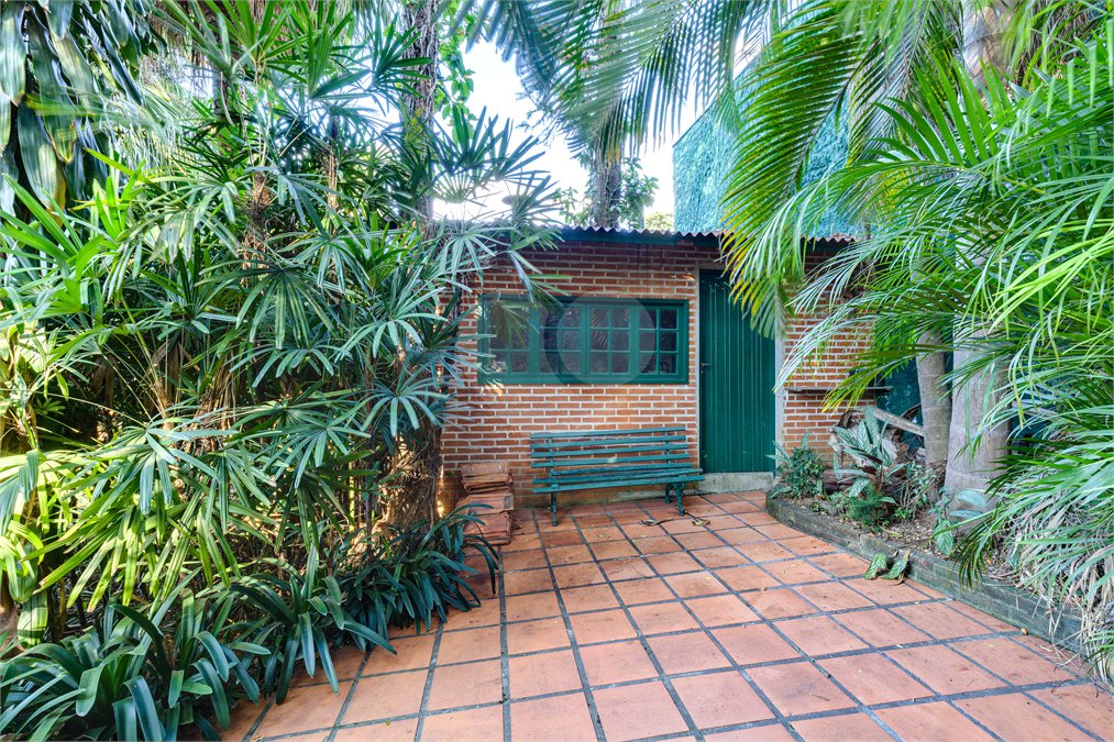 Casa Térrea à venda com 3 suítes em Jardim dos Estados, São Paulo, SP