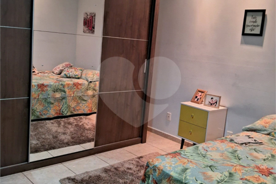 Sobrado à venda com 3 quartos, sendo 1 suíte, em Parque Gerassi, Santo André, SP