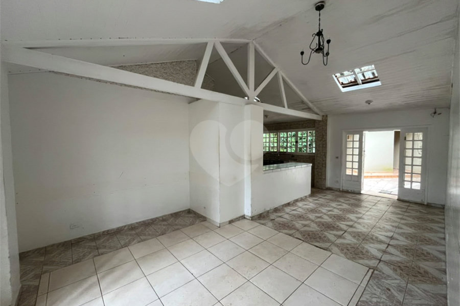 Casa à venda ou para alugar com 5 quartos em Roseira, Mairiporã, SP