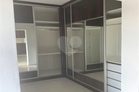 Casa à venda com 3 quartos, sendo 1 suíte, no condomínio Portal das Acacias, Indaiatuba - SP