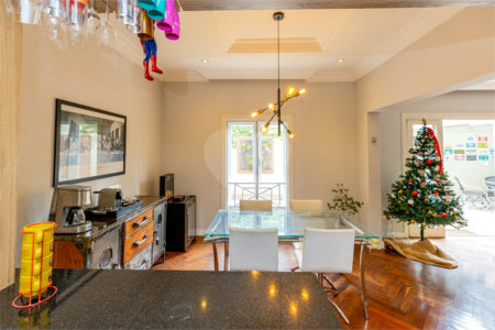 Casa à venda com 4 suítes no condomínio Saint Germain, São Paulo - SP