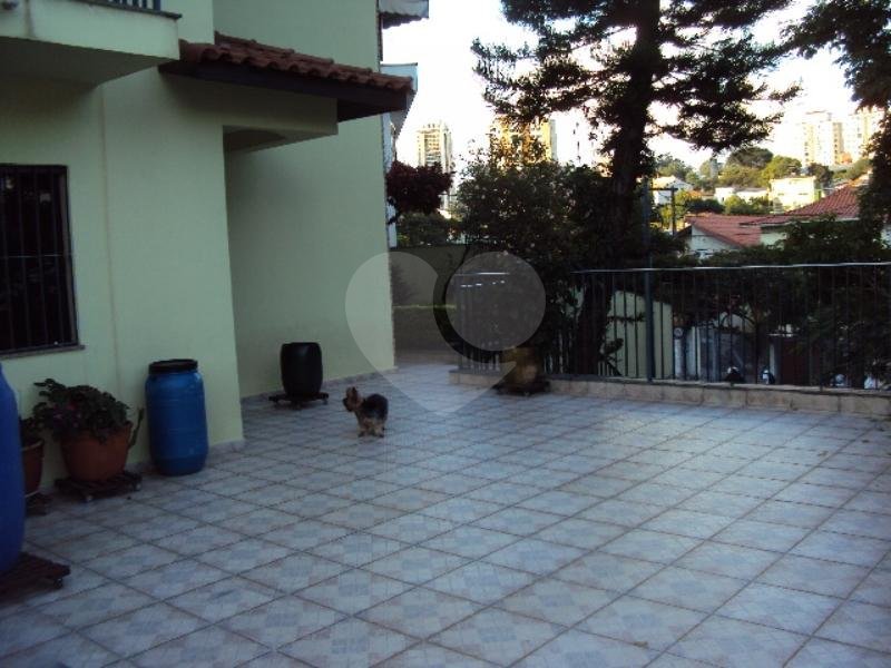 Sobrado à venda com 4 quartos, sendo 2 suítes, em Jardim Peri Peri, São Paulo, SP