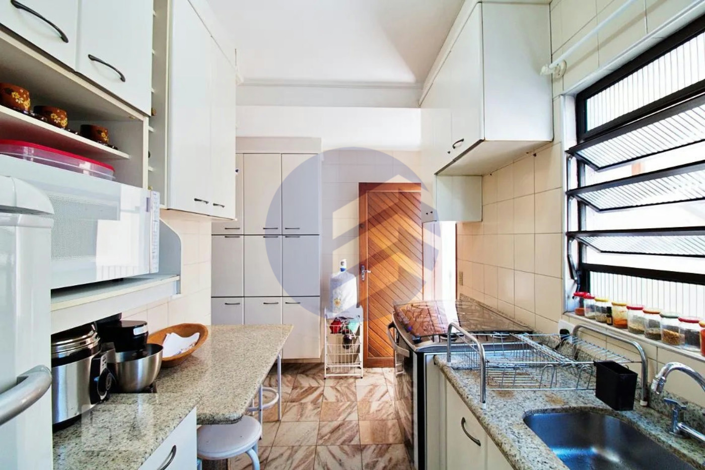 Casa para alugar com 3 quartos, sendo 1 suíte, em Jardim Monte Kemel, São Paulo - SP