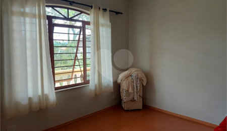 Casa à venda com 5 quartos, sendo 3 suítes,  no Centro, Mairiporã, SP