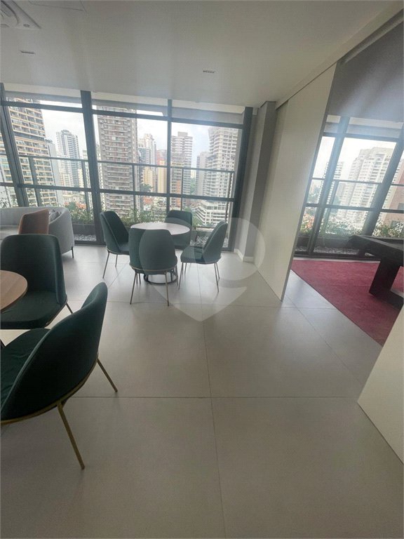 Apartamento à venda ou para alugar com 2 suítes em Jardim das Acácias, São Paulo, SP
