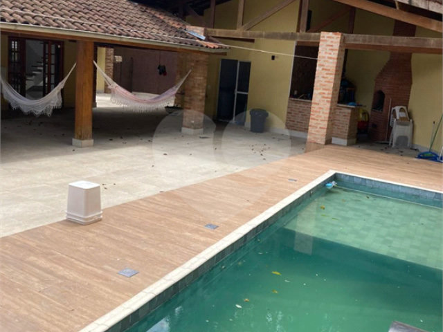 Casa à venda com 3 quartos, sendo 2 suítes,  em Roseira, Mairiporã, SP
