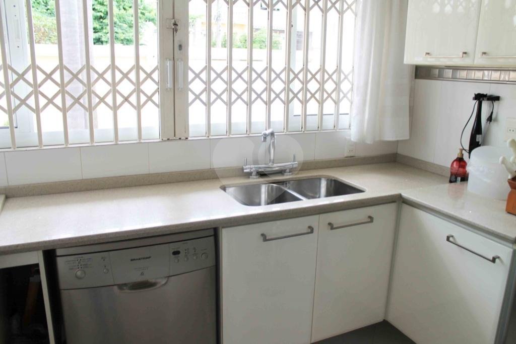 Casa Térrea à venda ou para alugar com 3 suítes em Brooklin Velho, São Paulo, SP