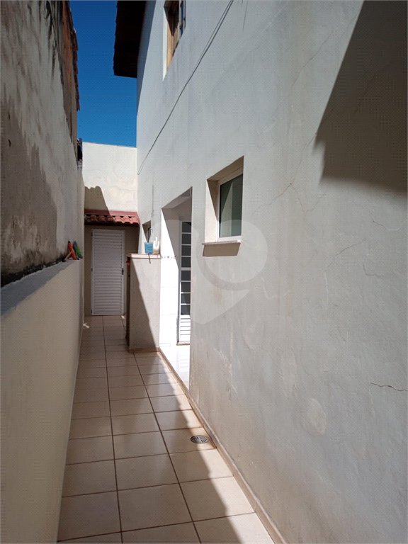 Sobrado à venda com 3 quartos, sendo 1 suíte, no Centro, Biritiba-mirim, SP