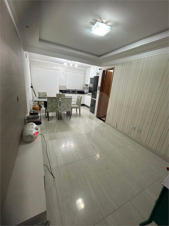 Casa à venda ou para alugar com 3 quartos, sendo 2 suítes,  no condomínio Residencial Erika, São Paulo - SP