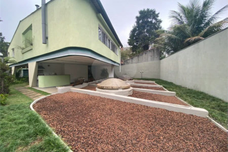 Casa térrea com 3 quartos para alugar no Jardim dos Estados, São Paulo - SP