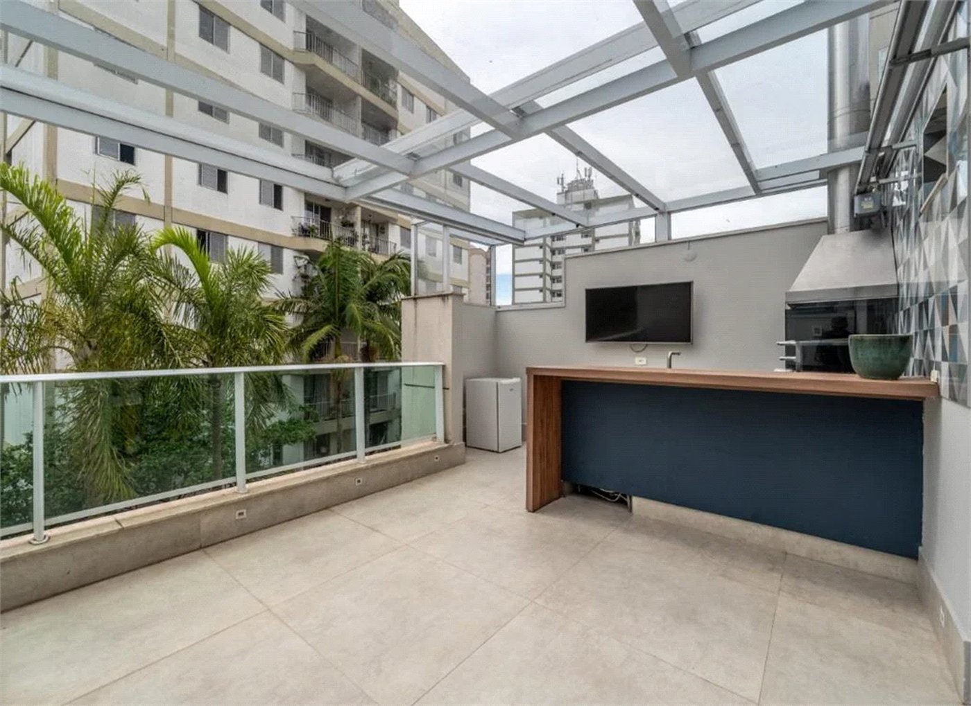 Casa à venda com 4 quartos, sendo 2 suítes, no condomínio Melbourne Residence, São Paulo - SP
