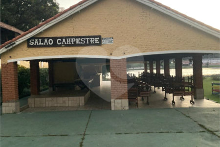 Casa à venda com 3 suítes no condomínio Lagoinha, Jacareí - SP