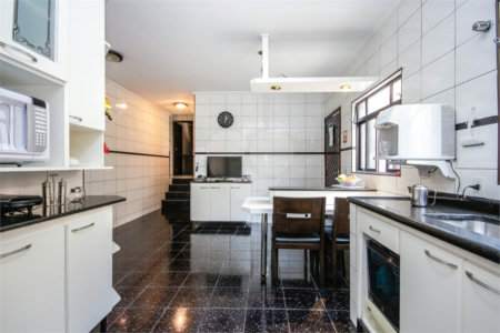 Casa à venda com 6 quartos, sendo 4 suítes, em Vila Anglo Brasileira, São Paulo, SP