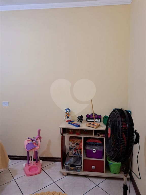 Sobrado à venda com 4 quartos, sendo 2 suítes, em Jardim Modelo, Suzano, SP