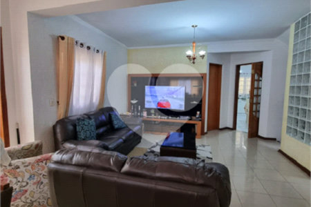 Sobrado à venda com 4 quartos, sendo 2 suítes, em Vila Mazzei, São Paulo, SP