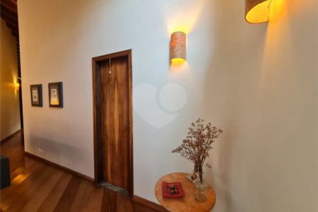 Casa Térrea à venda com 4 quartos, sendo 2 suítes, em Interlagos, São Paulo, SP
