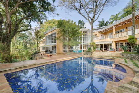Casa à venda com 5 suítes no condomínio Chácara Flora, São Paulo - SP