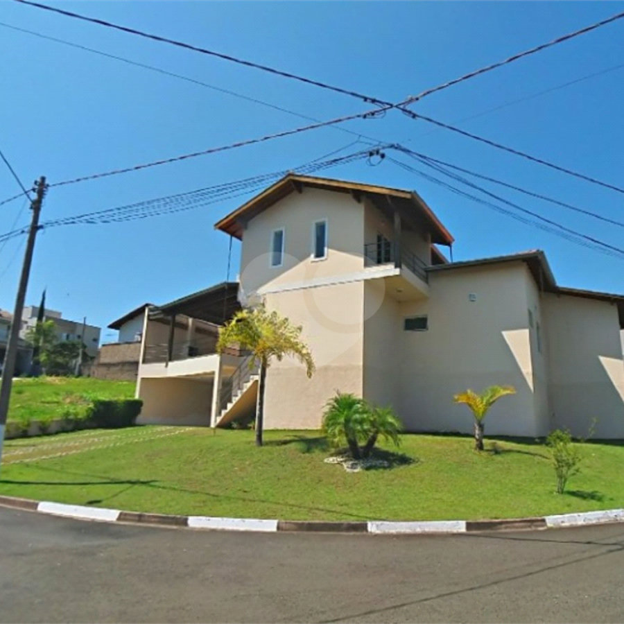 Casa à venda com 3 suítes no condomínio Terras de São Francisco, Vinhedo - SP