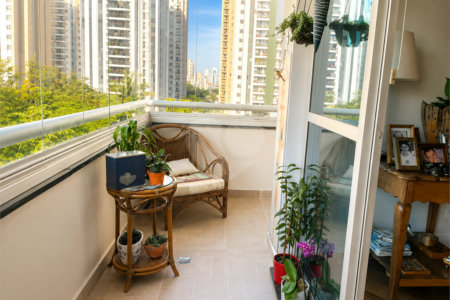 Apartamento à venda com 4 suítes em Vila Uberabinha, São Paulo, SP