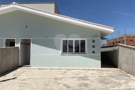 Casa 3 dormitórios - Condomínio MARF 3 - Bom Jesus dos Perdões