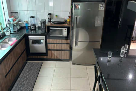 Casa à venda com 2 suítes no condomínio Residencial, Mogi das Cruzes - SP