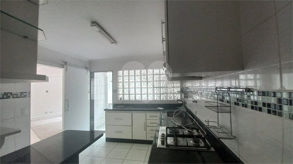 Apartamento à venda com 3 quartos, sendo 1 suíte,  em Vila Andrade, São Paulo, SP