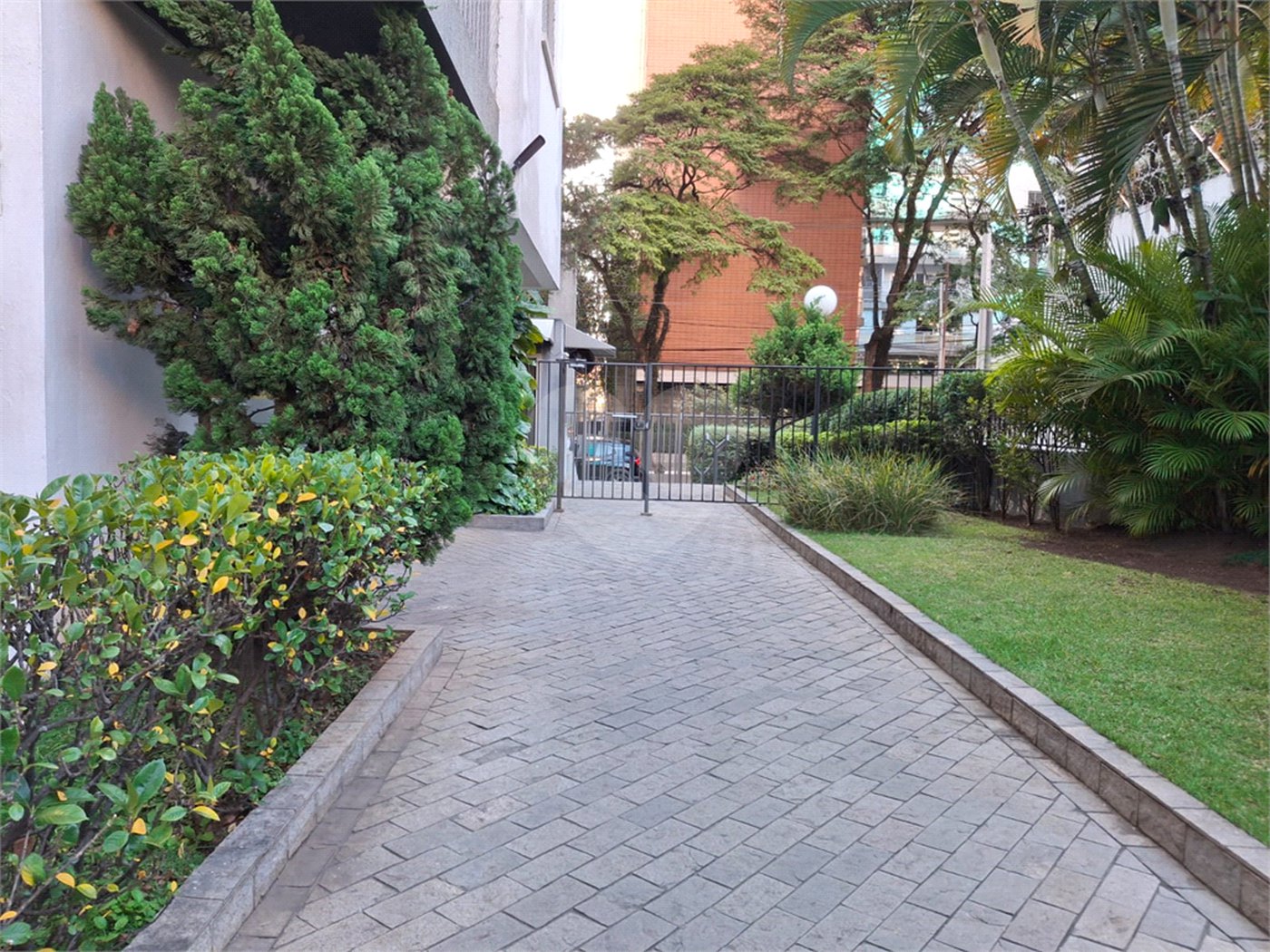 Apartamento à venda com 2 quartos, sendo 1 suíte, em Moema, São Paulo, SP