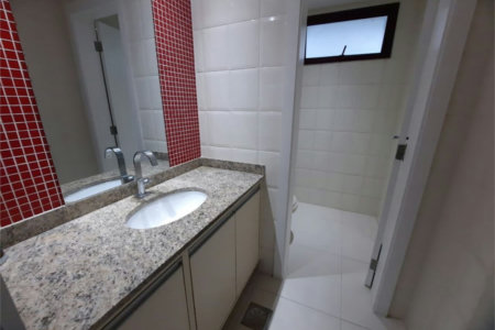 Apartamento Residencial à venda, Pitangueiras, Guarujá - AP0136.