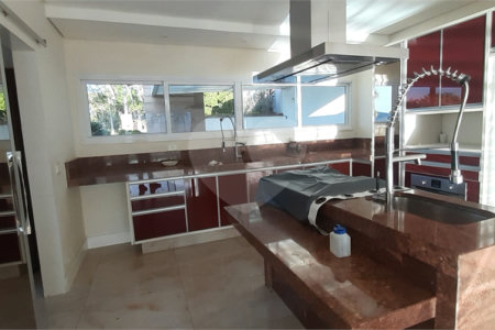 Casa em condomínio à venda ou para alugar com 5 quartos, sendo 3 suítes,  no Centro, Bom Jesus dos Perdões, SP