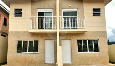 Casa à venda com 3 quartos, sendo 1 suíte,  no condomínio Villagio Imperiale, Louveira - SP