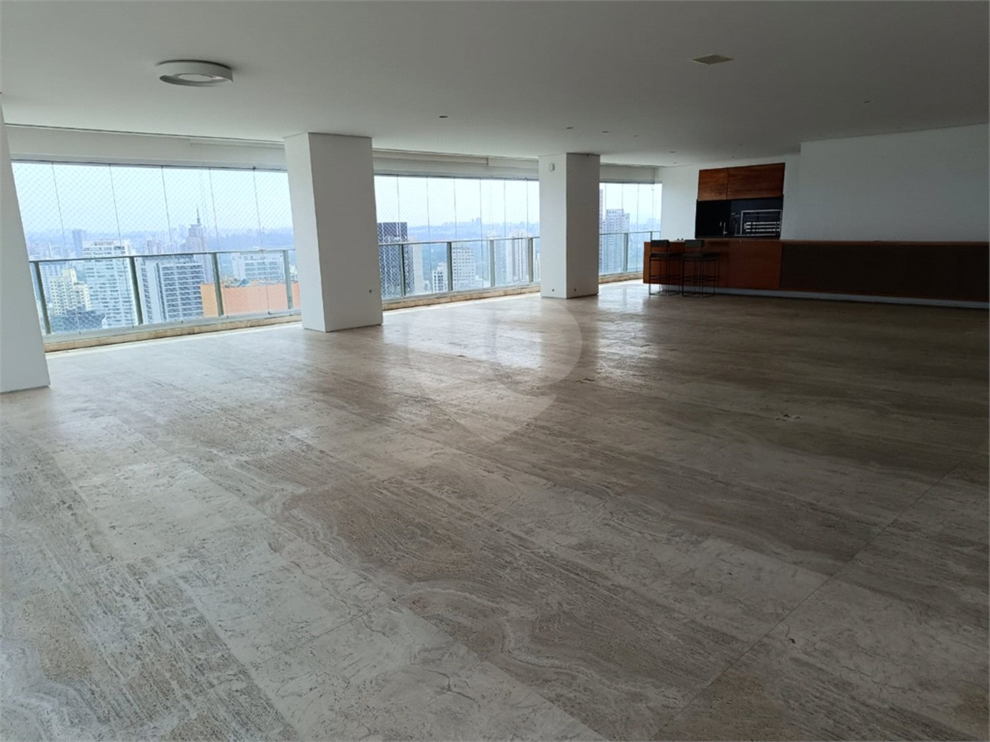 Apartamento à venda ou para alugar com 3 suítes em Pinheiros, São Paulo, SP