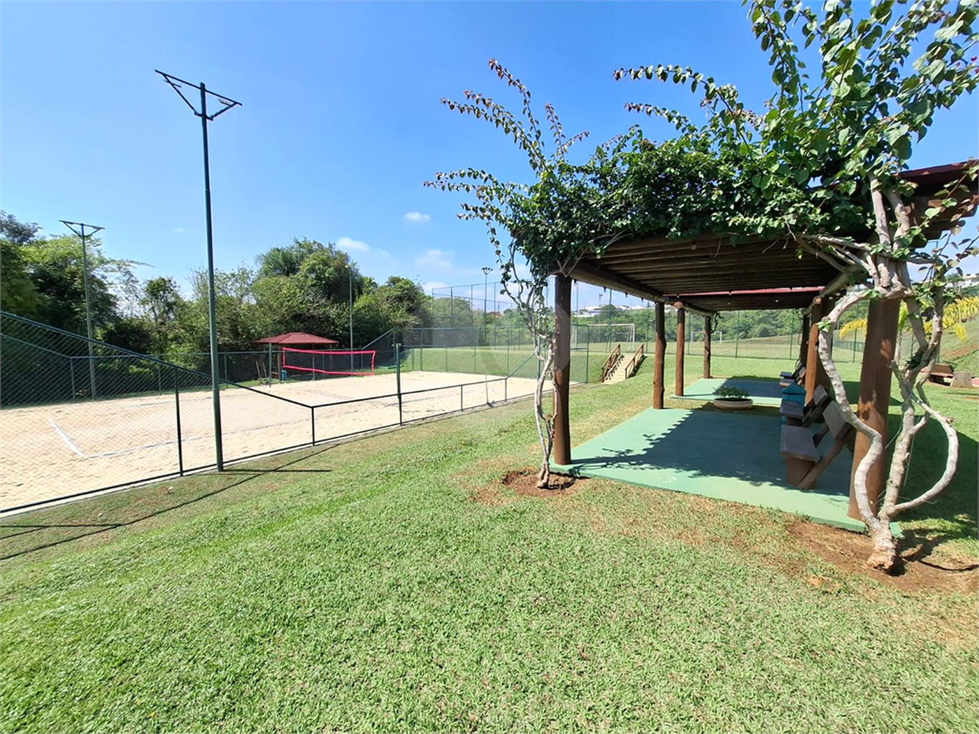 Terreno à venda no condomínio Village Saint Charbel, Araçoiaba da Serra - SP