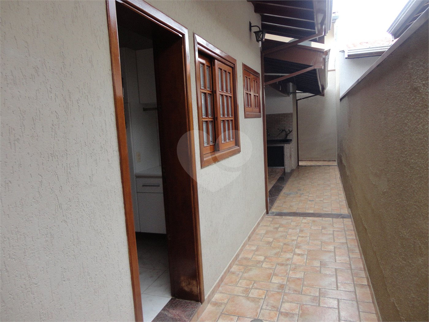 Casa à venda com 3 quartos, sendo 1 suíte, em Santa Marina, Valinhos, SP