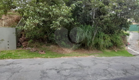 Terreno à venda no condomínio Alpes da Cantareira, Mairiporã - SP
