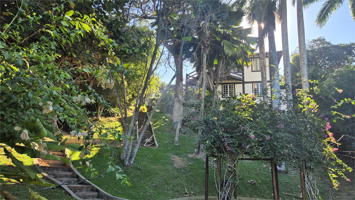 Casa em condomínio à venda com 4 quartos, sendo 3 suítes,  em Geribá, Armação dos Búzios, RJ