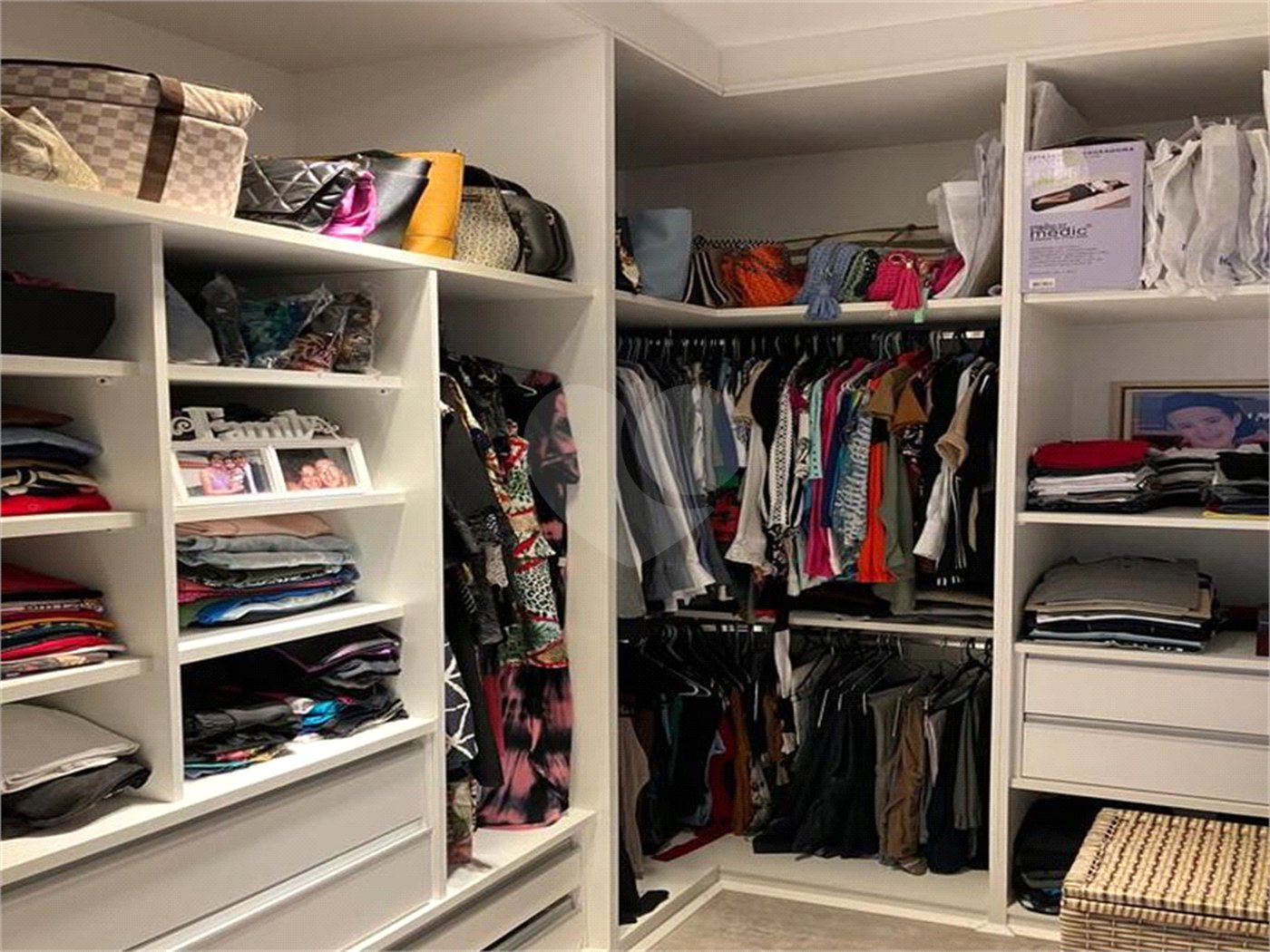 Casa à venda com 3 suítes no condomínio Maison Blanche, Indaiatuba - SP