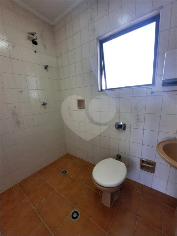 Sobrado à venda ou para alugar com 8 quartos, sendo 2 suítes, em Santo Amaro, São Paulo, SP