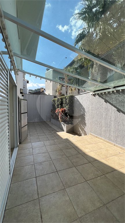 Casa à venda com 3 quartos, sendo 2 suítes, no condomínio Mirante do Horto, São Paulo - SP