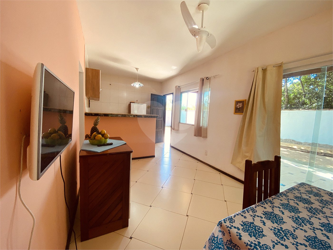 Casa em condomínio para alugar com 2 quartos, sendo 1 suíte, em Caravelas, Armação dos Búzios, RJ