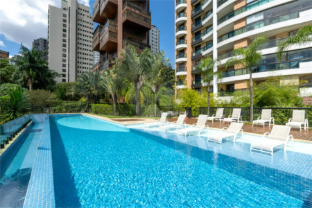 Apartamento à venda com 3 suítes em Vila Suzana, São Paulo, SP