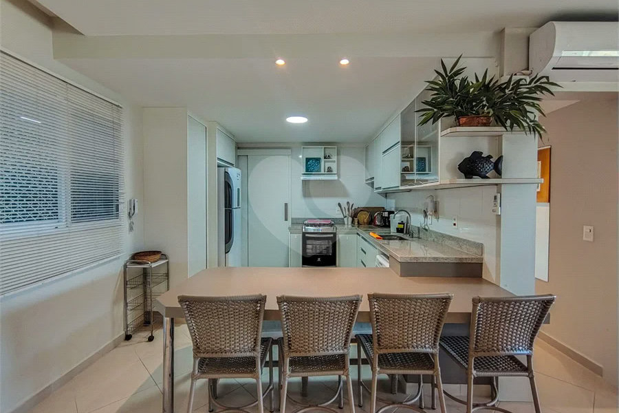 Apartamento à venda com 3 quartos, sendo 2 suítes, em Riviera de São Lourenço, Bertioga, SP