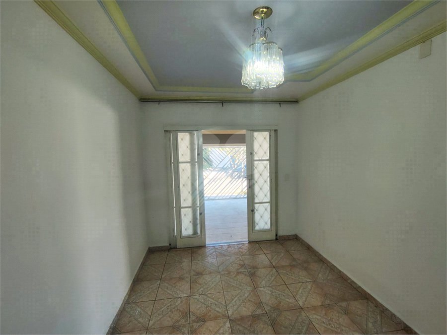 Casa ampla com 3 Quartos e 1 Suíte