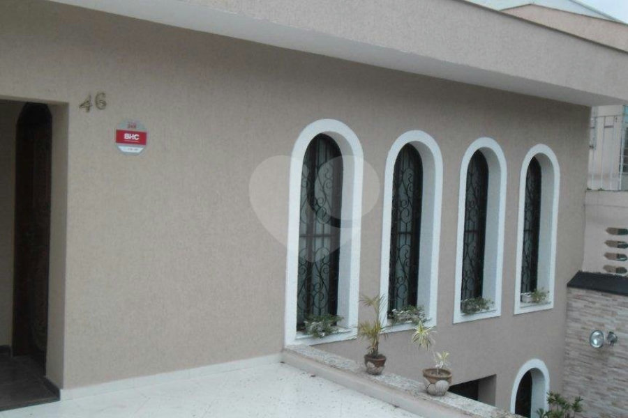 Sobrado à venda com 4 quartos, sendo 2 suítes, em Vila Irmãos Arnoni, São Paulo, SP