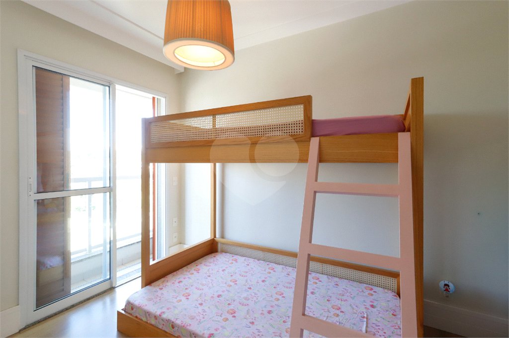 Apartamento à venda com 3 quartos, sendo 1 suíte,  em Vila Anastácio, São Paulo, SP