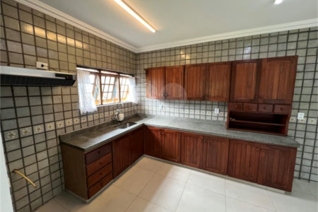 Casa à venda ou para alugar com 4 quartos, sendo 3 suítes, no condomínio Estância Marambaia, Vinhedo - SP