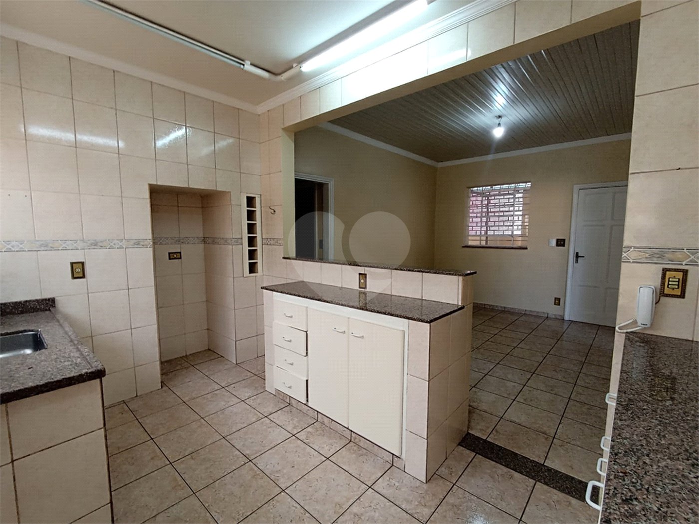 Casa à venda com 3 quartos, sendo 2 suítes,  no Centro, Itapetininga, SP