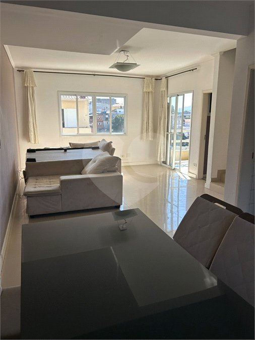Casa à venda com 3 quartos, sendo 1 suíte,  no condomínio Village St. Louis, São Paulo - SP