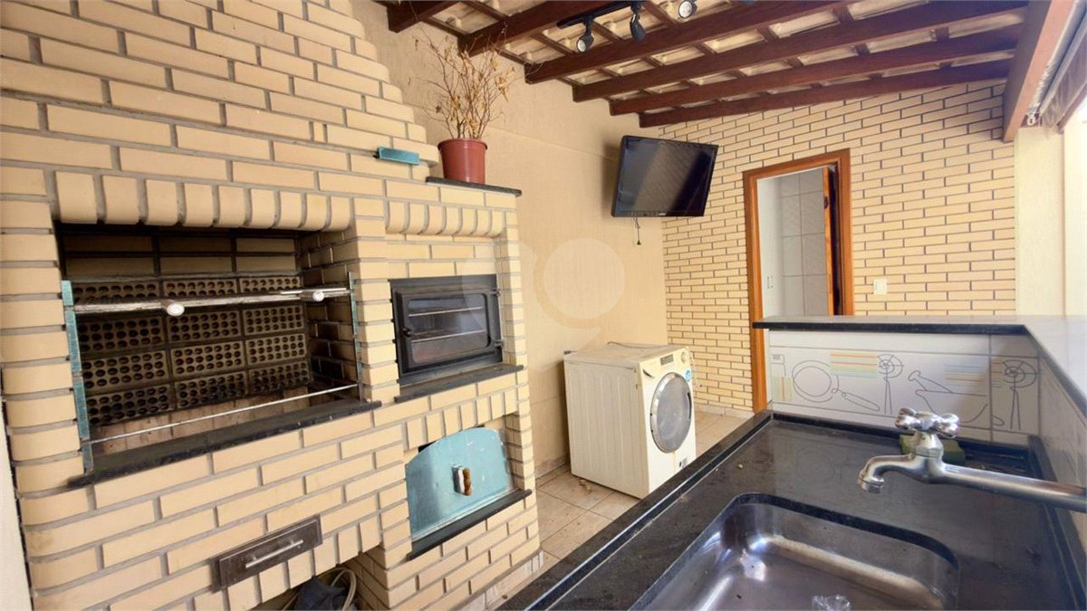 Casa à venda com 3 quartos, sendo 1 suíte, no condomínio Residencial Village Salermo, Sorocaba - SP