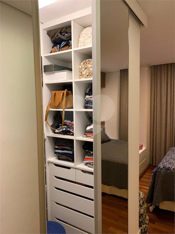 Apartamento à venda com 3 suítes em Vila Oliveira, Mogi das Cruzes, SP