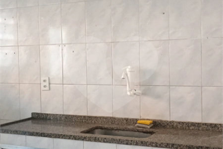 Sobrado para alugar com 2 quartos em Campo Grande, Rio de Janeiro, RJ